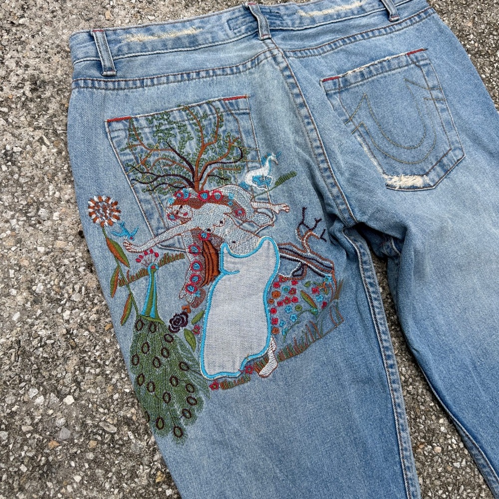 Fancy Collection Embroidered Peacock Garden Distressed Light Wash Jeans Sz 9/10